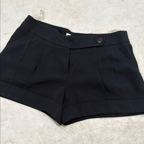 Classic Black Women's Shorts - Trina Turk Size 8 - Simple Black - Like New - Picture 1 of 5